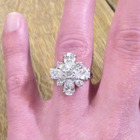 Avon CZ Women's Ring - Picture 5 of 5